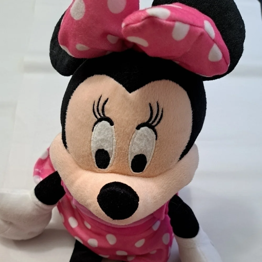 Bundle Of Disney Minnie Mouse Stuffed Animals